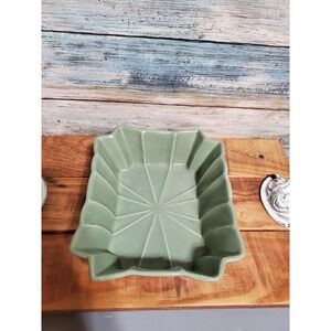 Regal USA Green Art Deco Leaf Shaped Serving Bowl Dish 318 Vintage